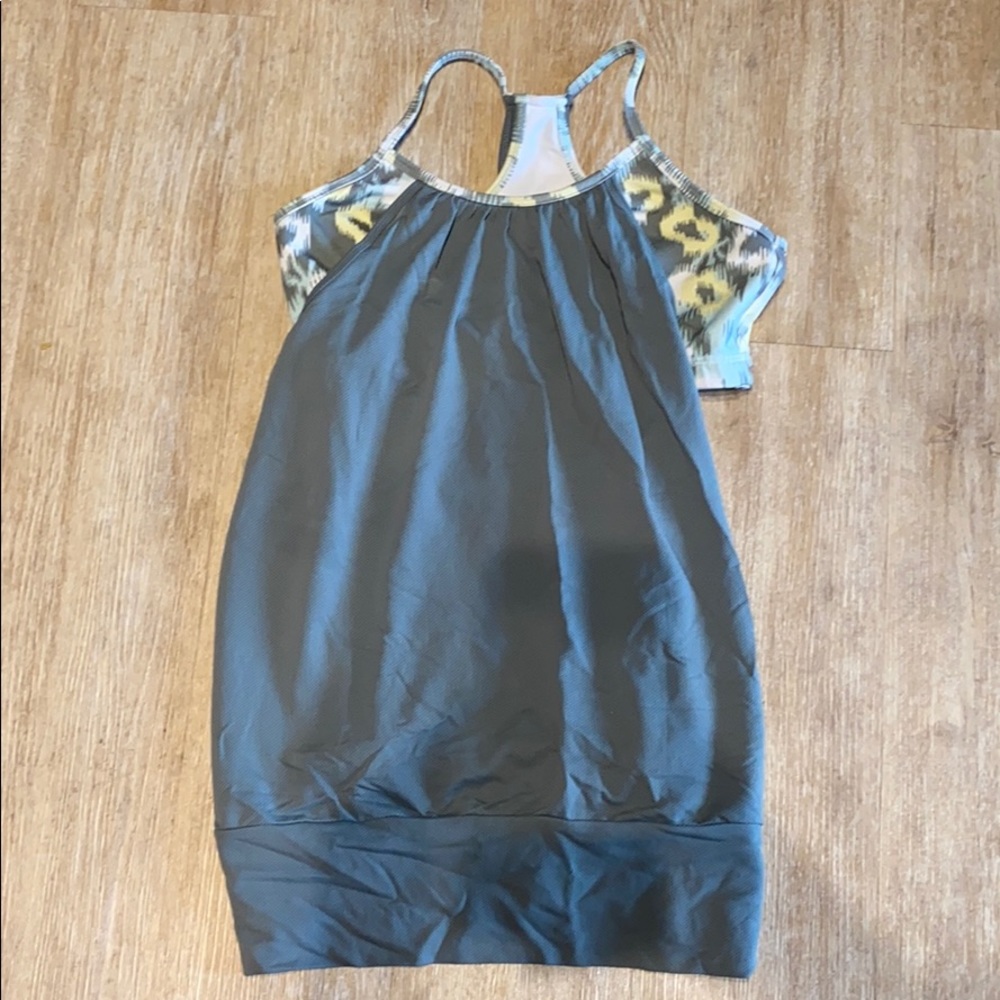 Athletic Top w Built-In Sports Bra